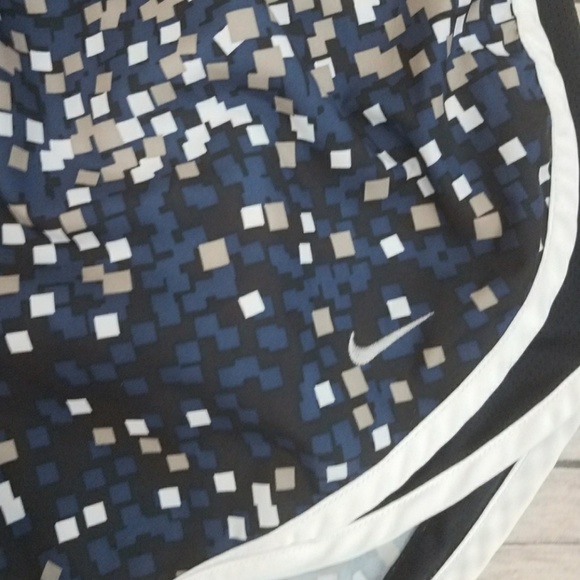 Nike Women's Running Shorts Size S - Picture 4 of 6